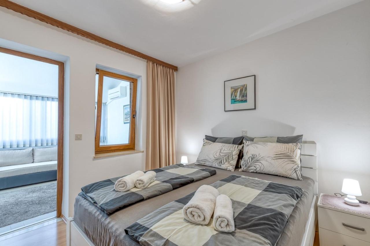 Apartment Lucijan Porec Ngoại thất bức ảnh